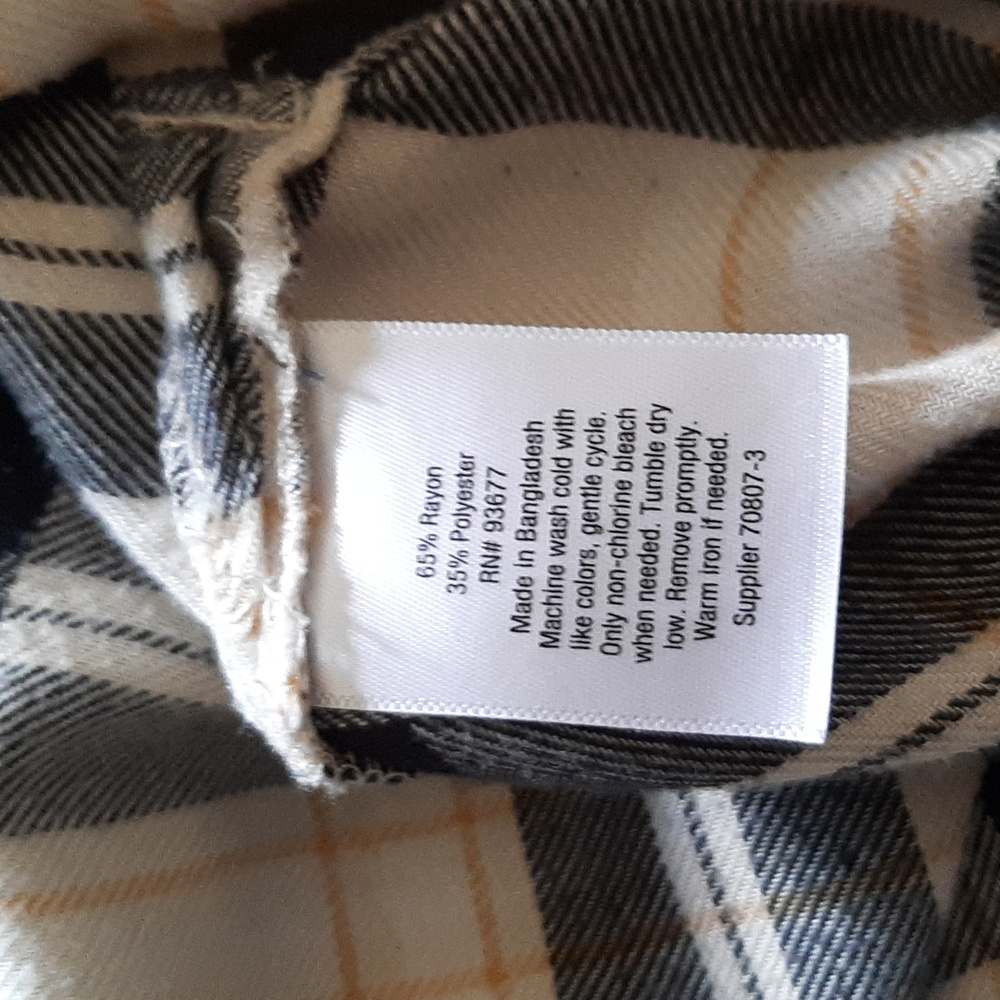 AZ. Jean Co. Blouse - Picture 7 of 7